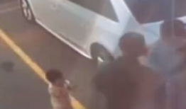 妈妈打小孩视频